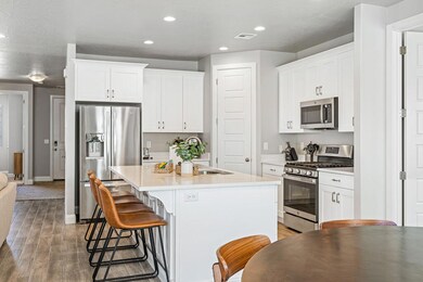 03 - 2466 E Cascadsa Way-022