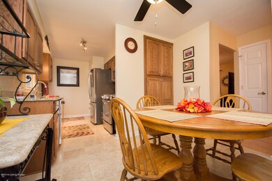 9007 Stockton Ct, Louisville, KY 40291 - photo 7