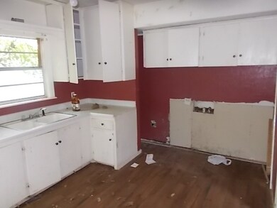 116 W Hackberry Ave, Duncan, OK 73533 - photo 7