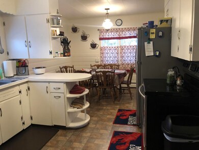 eat in kitchen1