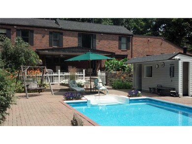 Swimming Pool/Hot Tub/Sauna.
