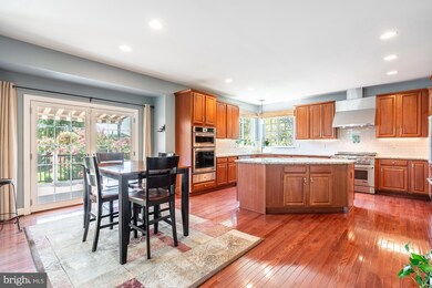 5801 Arnet St, Falls Church, VA 22041 - photo 6