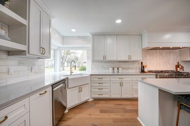 13306 Havershire Ln, Houston, TX 77079 - photo 3