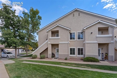 View of front of house featuring a front yard