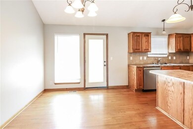 1113 Manse Dr, Raymore, MO 64083 - photo 4