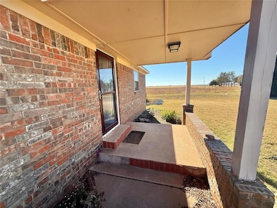 15890 S 2056 Rd, Altus, OK 73521 - photo 3