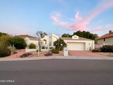 12,000+ SF Lot