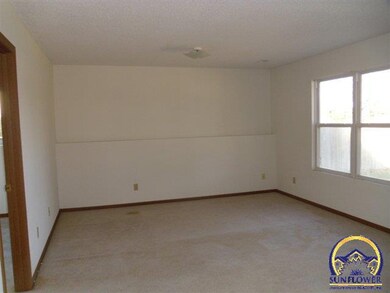 2600 SW Ancaster Rd, Topeka, KS 66614 - photo 7