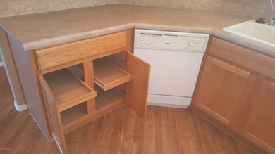 006 Kitchen