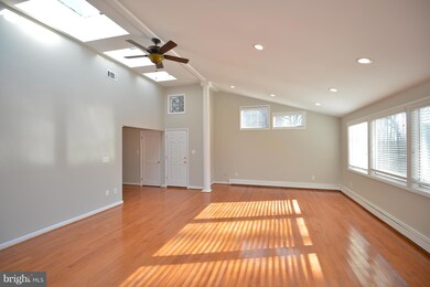 8925 Littleton St, Fairfax, VA 22032 - photo 7