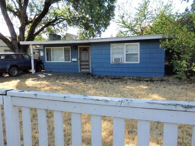 445 SW I St, Grants Pass, OR 97526 - photo 2