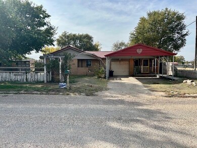 302 Kendrick Ave, Dalhart, TX 79022 - photo 2