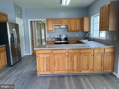 14506 Dolbrook Ln, Bowie, MD 20721 - photo 2