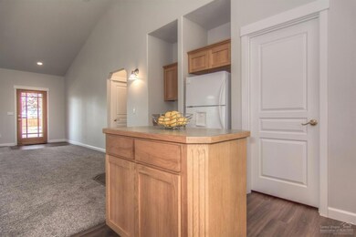 1731 NW Jackpine Ave, Redmond, OR 97756 - photo 7