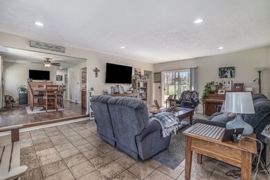 DNG 16830 E C AVE_8