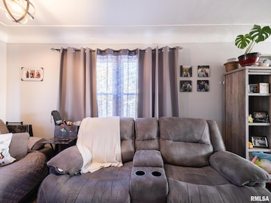 1512 Henry St, Pekin, IL 61554 - photo 6