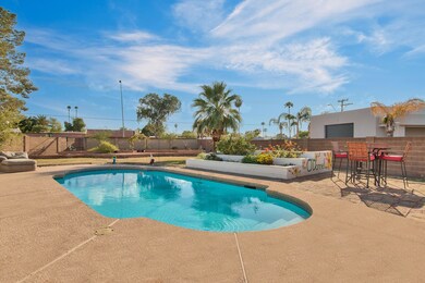 PRIVATE POOL