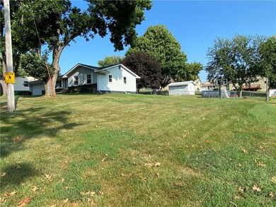 304 W Park Ave, Runnells, IA 50237 - photo 2