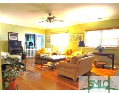 Den/Family/Great Room. Large family-great room fea