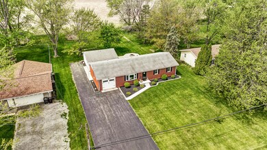 2629 Debbie Dr, Lima, OH 45807 - photo 2