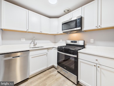 3404 25th St S unit 34, Arlington, VA 22206 - photo 2
