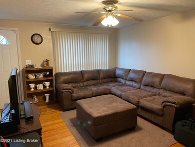 9005 Cinderella Ln, Louisville, KY 40229 - photo 2