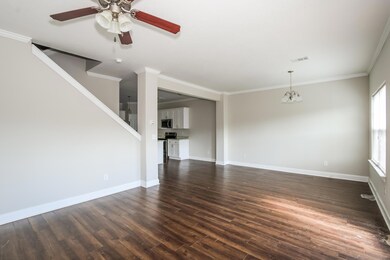 005-photo-living-room-13656381