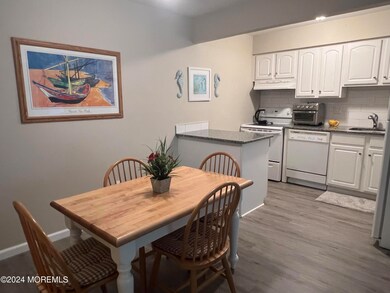 Yacht Harbor unit A6, Sea Bright, NJ 07760 - photo 2