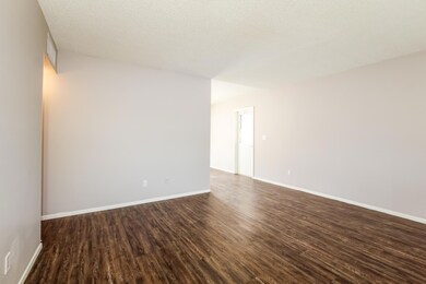 002-photo-living-room-7301659