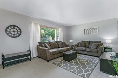 1831 W 37th St, Davenport, IA 52806 - photo 4