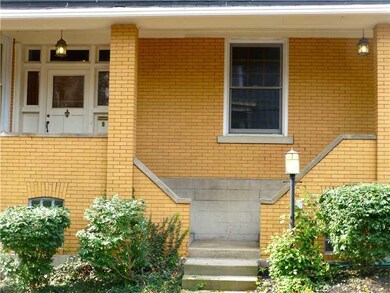 Entry/Foyer. Main entrance