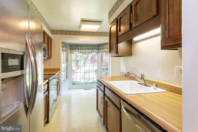 529 Bay Dale Ct, Arnold, MD 21012 - photo 4