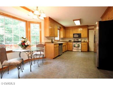 Kitchen - Kitchen (all appliances convey!) with a 
