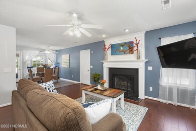 Lipscomb-6804-3LR-Brad-Audra_6918-CR2
