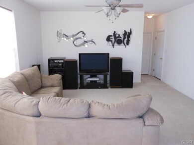 7524 Scenic View Dr, Macungie, PA 18062 - photo 2