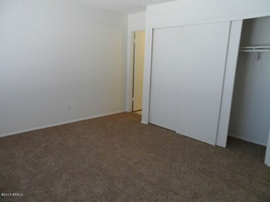 LARGE MASTER BEDROOM