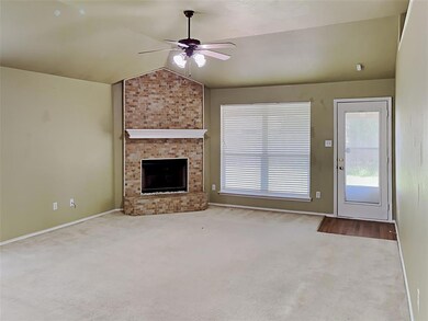 3013 Stroll Dr, Granbury, TX 76049 - photo 3