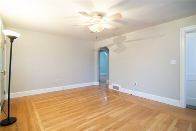 199 Whittier Rd, Pawtucket, RI 02861 - photo 6