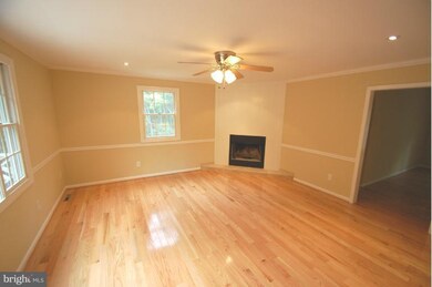 6747 Leeds Manor Rd, Marshall, VA 20115 - photo 3
