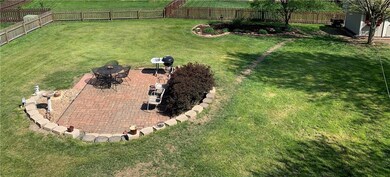 409 N Franklin St, Raymore, MO 64083 - photo 3