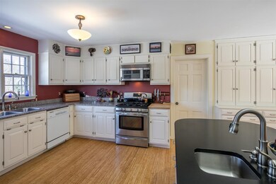 586 Quechee Rd, Hartland, VT 05048 - photo 5