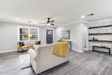 Built-in bookshelves in Living Room