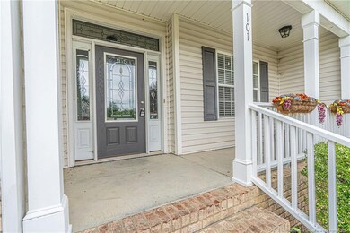 101 Walkabout Dr, Aberdeen, NC 28315 - photo 2