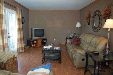 1804 Cambridge Dr, Carpentersville, IL 60110 - photo 3