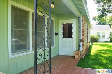 816 Bismark St, Seguin, TX 78155 - photo 4