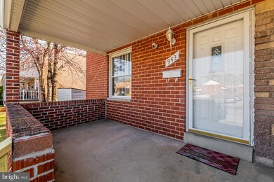 943 Foxcroft Ln, Essex, MD 21221 - photo 3