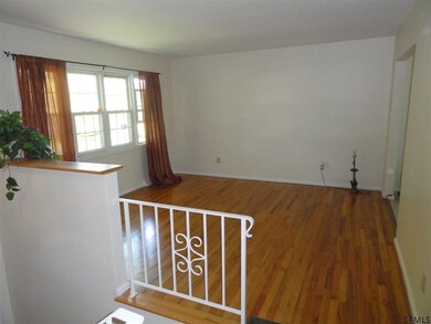 33 Hawthorne Ct, Albany, NY 12211 - photo 2