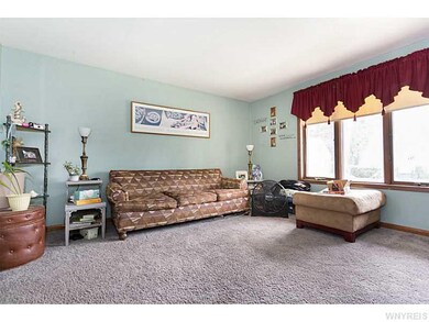 Living Room. Lower  unit