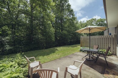 72 Willow Pond Dr, Rockland, MA 02370 - photo 2