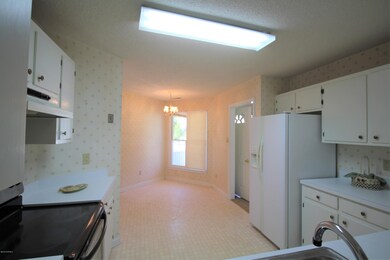 Kitchen/Breakfast Area
